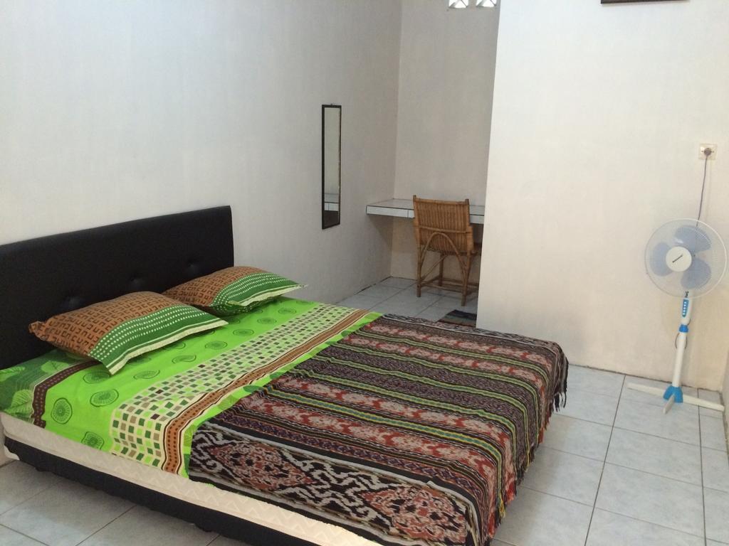 Jeges Homestay Senggigi Exterior foto